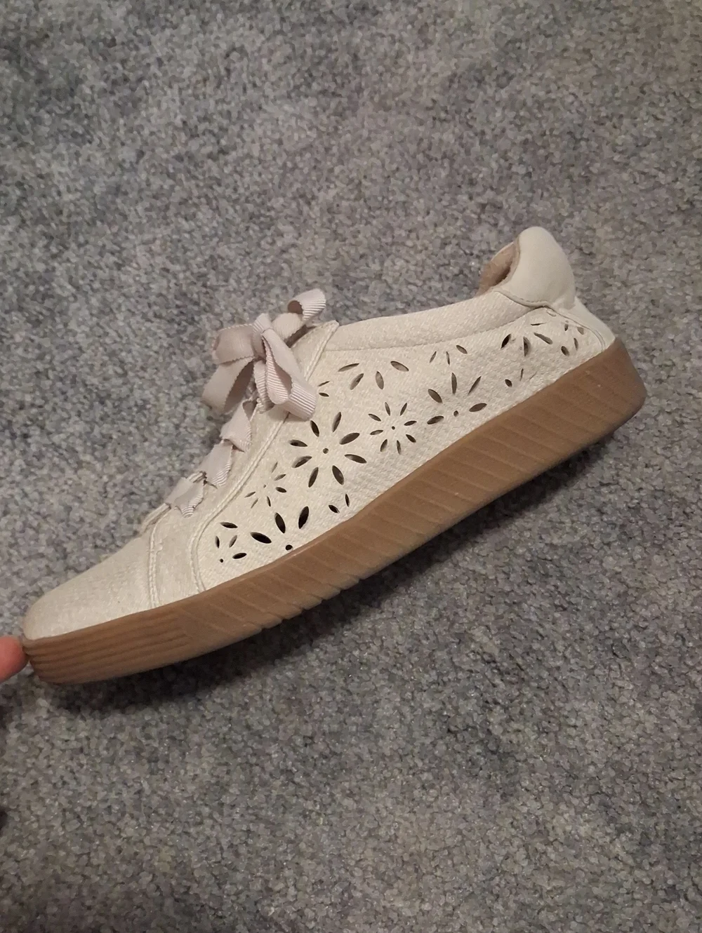 SOUL Naturalizer Women's Light Cream Lace-Up Casual Sneakers